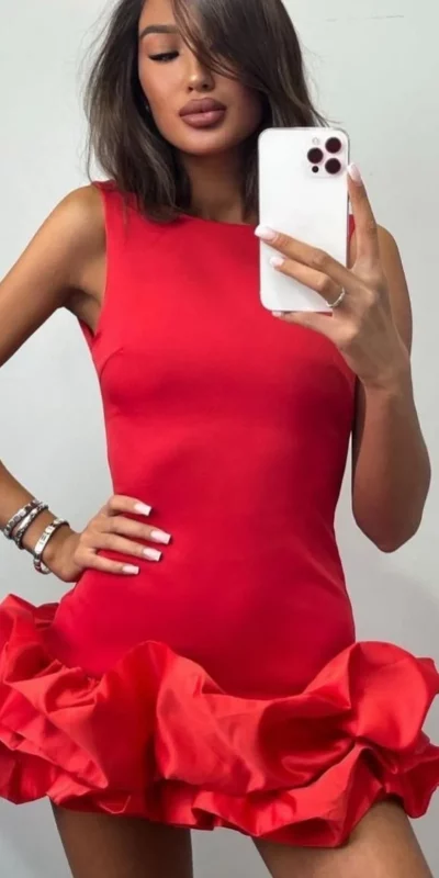 Robe Courte Sans Manches a Ourlet Dana