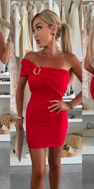 Robe Courte a épaules Denudée Samira