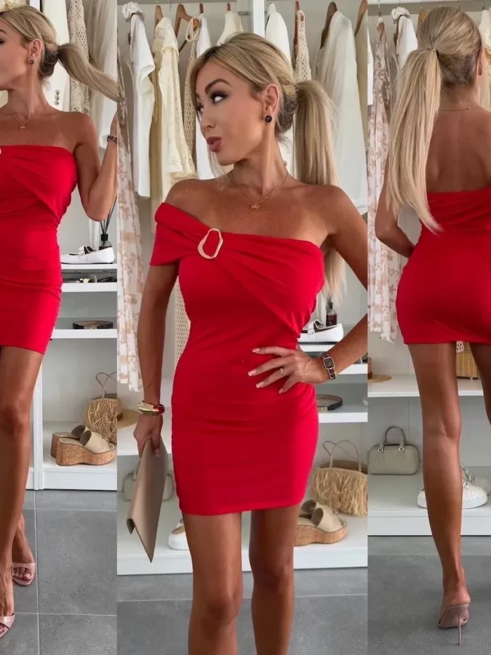 Robe Courte a épaules Denudée Samira