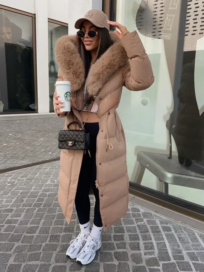 Doudoune Longue Avec Capuche en Fourrure Mila